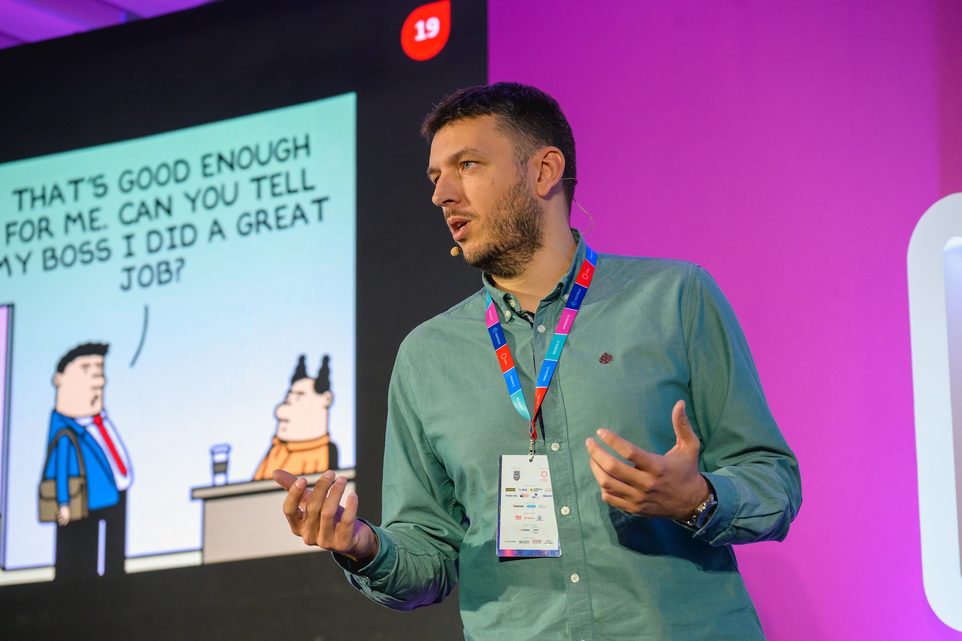Vlada Ćuk presenting at conference